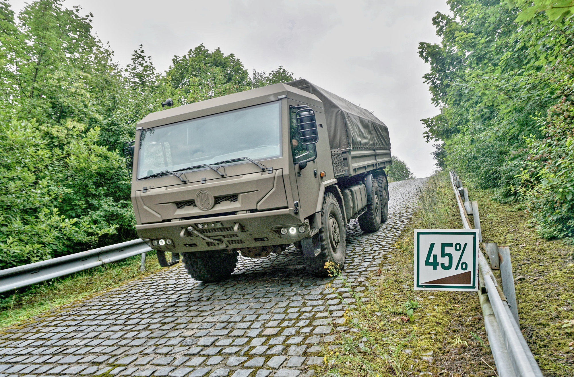 Polygon tvoří soustava speciálních okruhů a vozovek